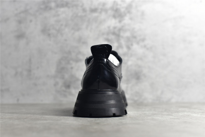 Alexander McQueen Sneaker AMQ-5147 - Image 4
