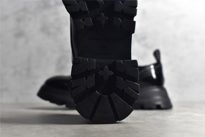 Alexander McQueen Sneaker AMQ-5147 - Image 3