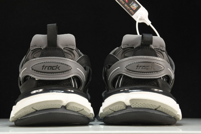 Balenciaga triple trainer BTT-090 - Image 4