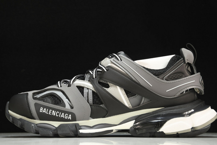 Balenciaga triple trainer BTT-090