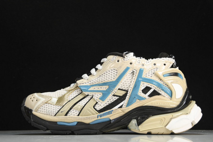 Balenciaga triple trainer BTT-087