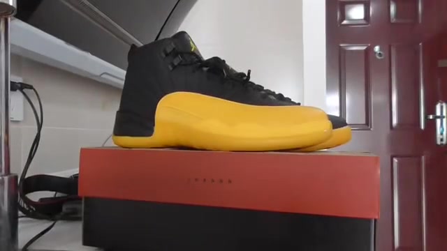 Customer Review: Air Jordan 12 University Gold