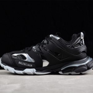 Balenciaga triple trainer BTT-112