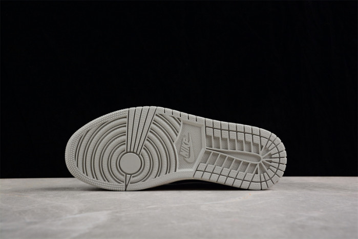 Air Jordan 1 low cz0790-001 - Image 4