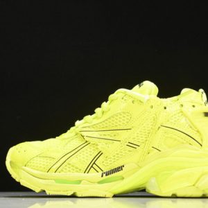 Balenciaga triple trainer BTT-081