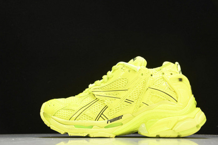 Balenciaga triple trainer BTT-081