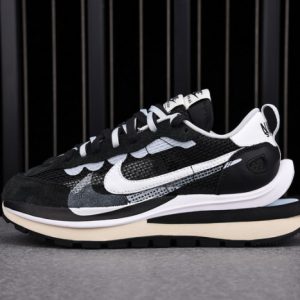 Nike vaporwaffle sacai black white cv1363-001