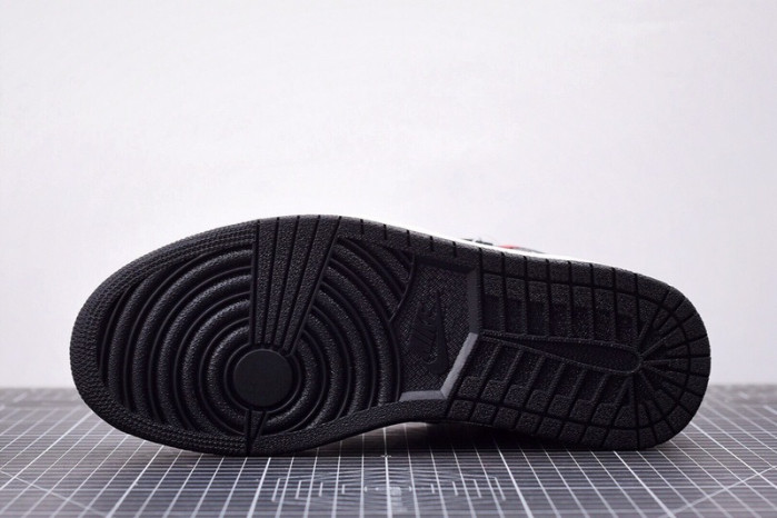 Air Jordan 1 retro high black gym red 555088-061 - Image 4