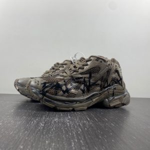 Balenciaga triple trainer BTT-144
