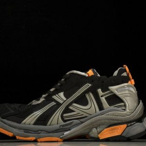 Balenciaga triple trainer BTT-133