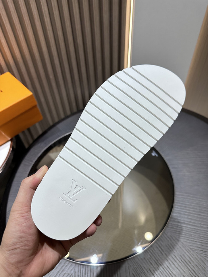Louis Vuitton Sandals LV-170031 - Image 3
