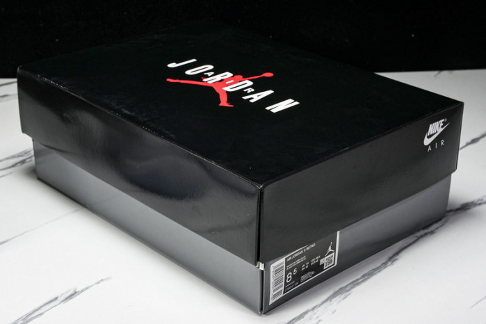 Air Jordan 11 CT8012-104 - Image 4
