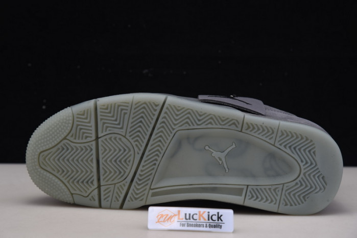 Air Jordan 4 retro kaws 930155-003 - Image 4