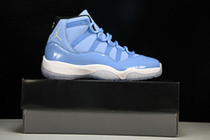 Air Jordan 11 717602-900 - Image 3