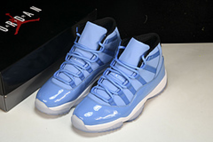 Air Jordan 11 717602-900 - Image 4