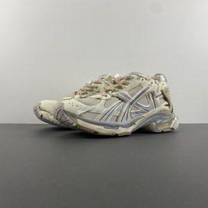 Balenciaga triple trainer BTT-182