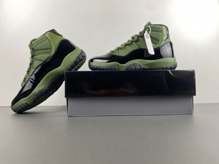 Air Jordan 11 CT8012-300 - Image 6