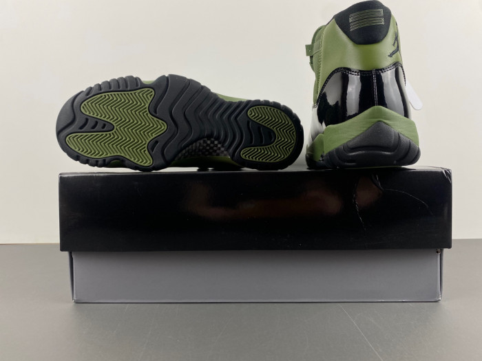 Air Jordan 11 CT8012-300 - Image 7