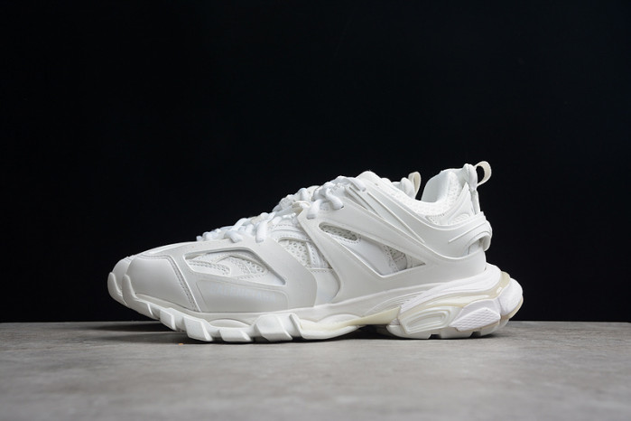 Balenciaga triple trainer BTT-129