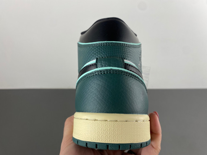 Air Jordan 1 Mid "Legend" "Pink" FQ7818-100 - Image 3