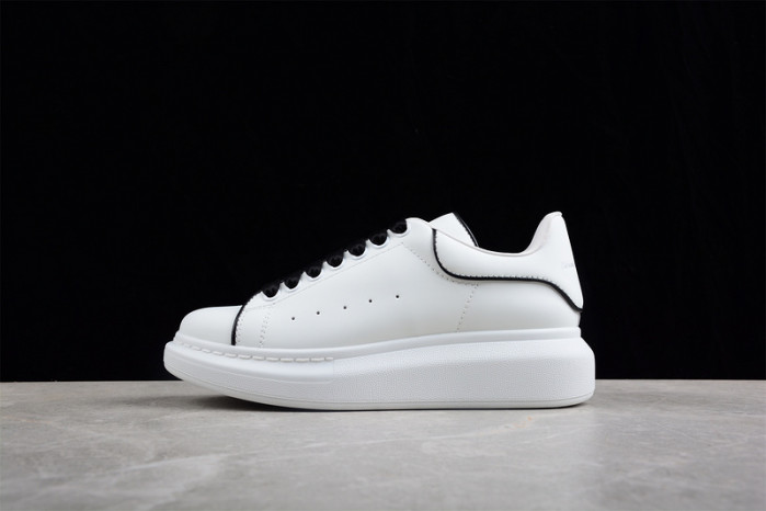 Alexander McQueen Sneaker AMS-052