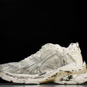 Balenciaga triple trainer BTT-147
