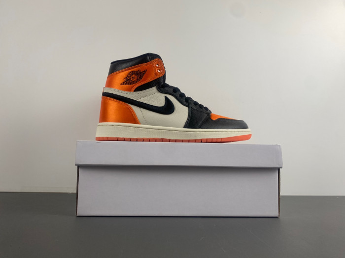 Air Jordan 1 AV3725-010 - Image 3