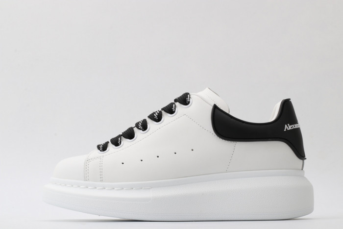 Alexander McQueen Sneaker AMS-076