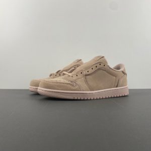 Travis Scott x Air Jordan 1 Low OG AO1935-204