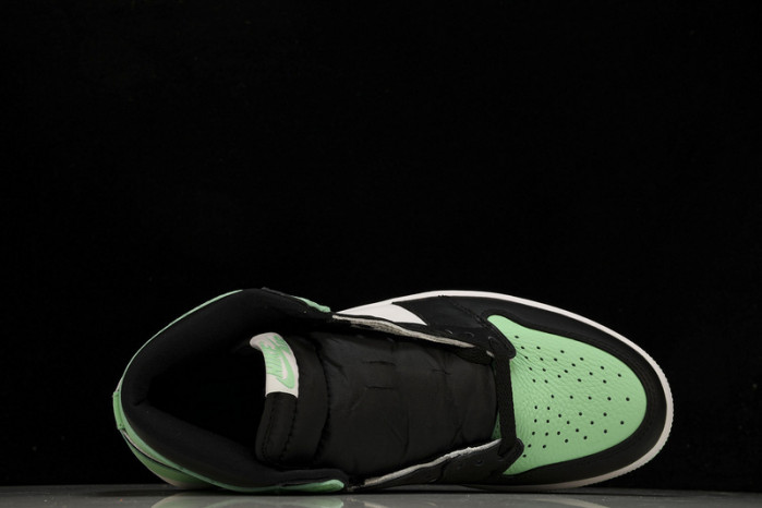 Air Jordan 1 High OG Green Glow DZ5485-130 - Image 3