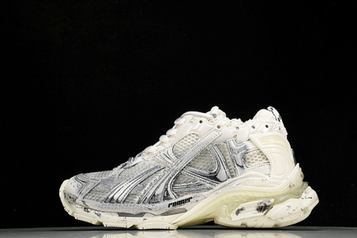 Balenciaga triple trainer BTT-148
