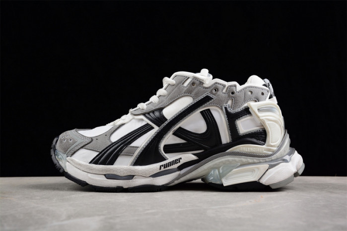 Balenciaga triple trainer BTT-154