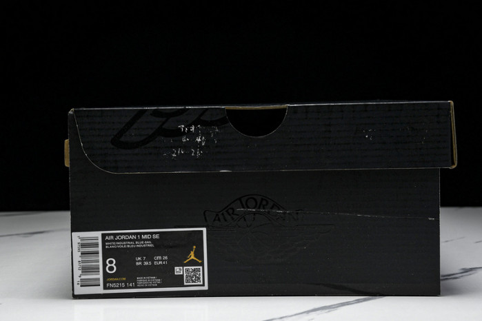 Air Jordan 1 Mid FN5215-141 - Image 3