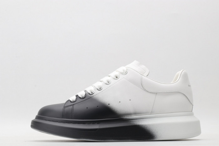 Alexander McQueen Sneaker AMS-077