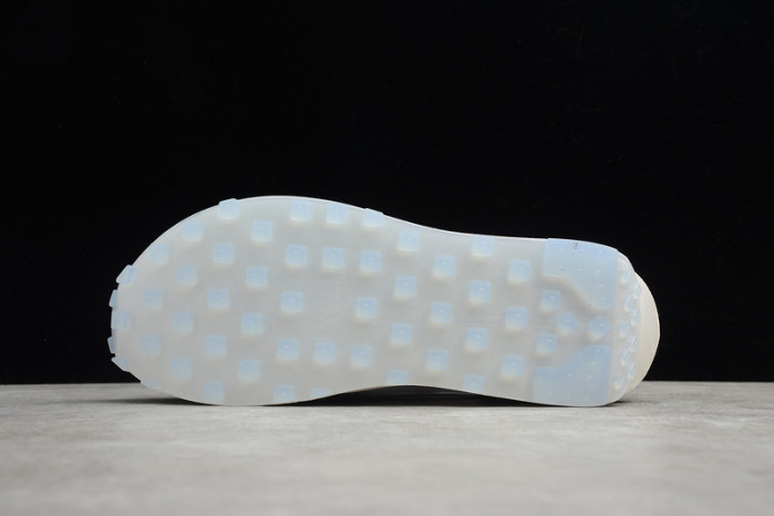 Nike vaporwaffle sacai ldwaffle white bright white bv5053-100 - Image 4