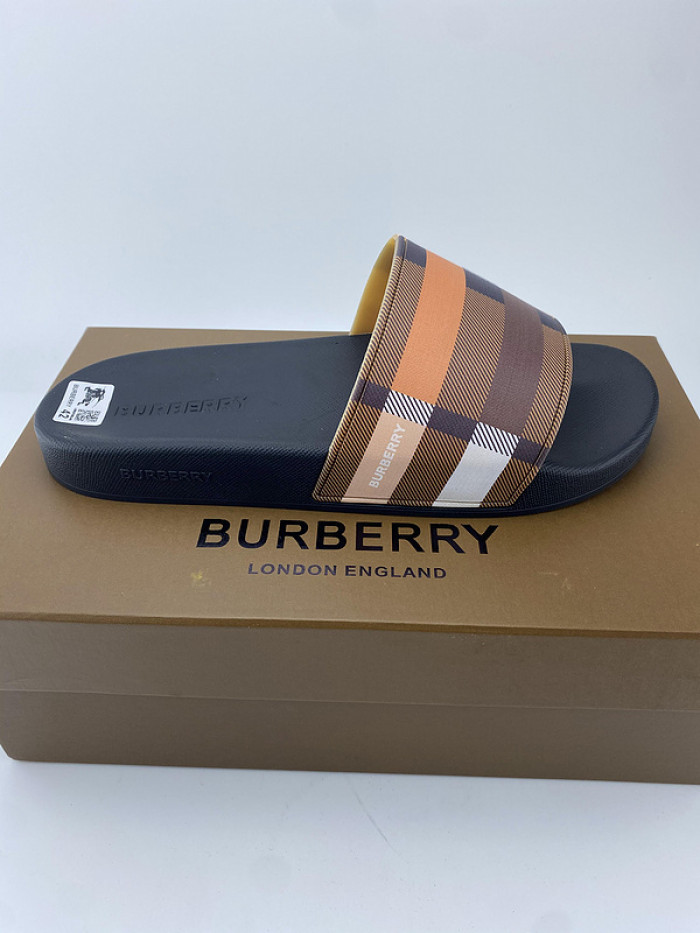 Burberry Slides BURL-001 - Image 3