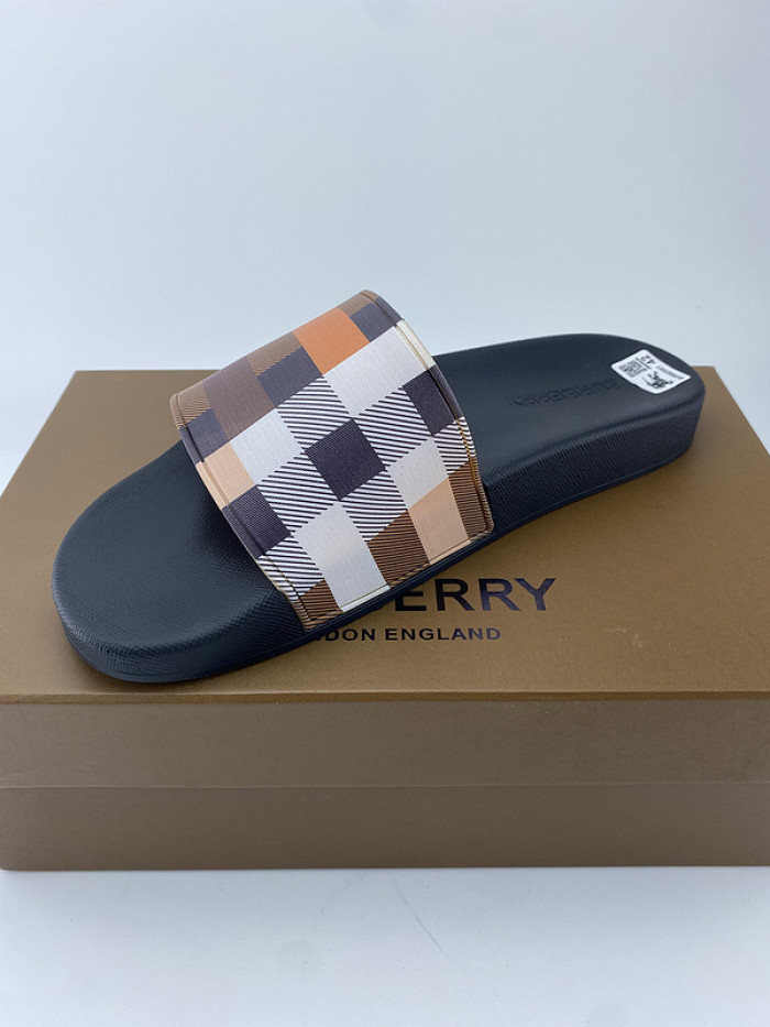 Burberry Slides BURL-001 - Image 4