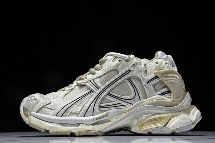 Balenciaga triple trainer BTT-184