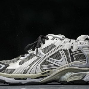 Balenciaga triple trainer BTT-176