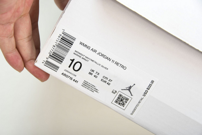 Air Jordan 11 Velvet "Midnight" "Navy" AR0715-441 - Image 4