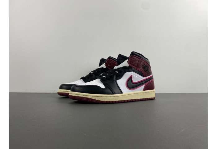 Air Jordan 1 Mid FQ7818-101 - Image 2