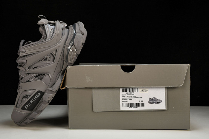 Balenciaga triple trainer BTT-142 - Image 3