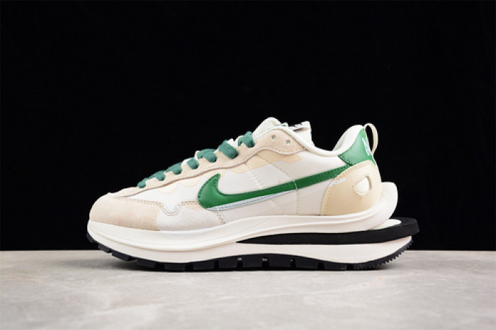 sacai x vaporwaffle dd1875-105