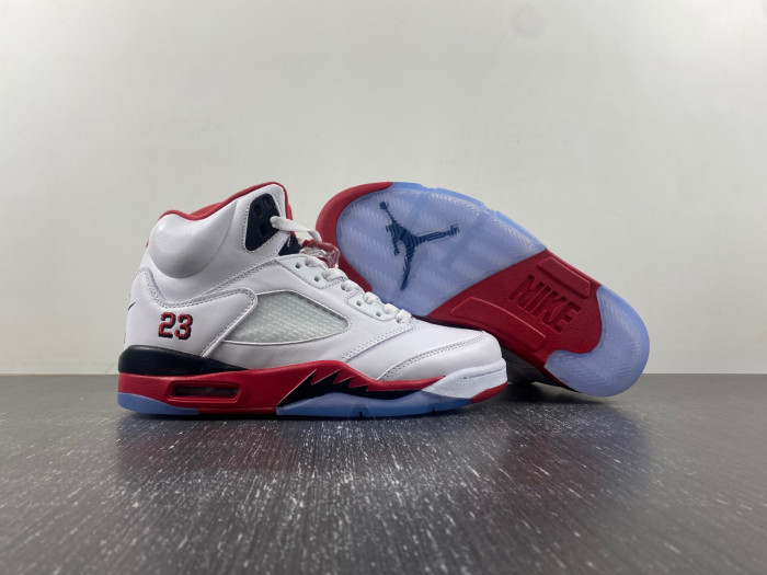 Air Jordan 5 low 136027-120 - Image 3