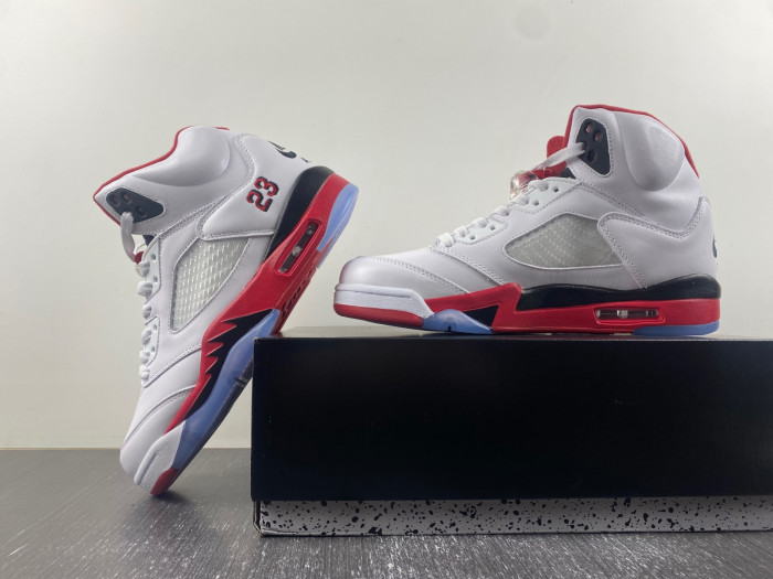 Air Jordan 5 low 136027-120 - Image 4