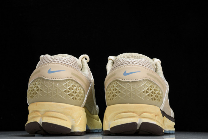 Nike air zoom vomero 5 fb8825-111 - Image 4