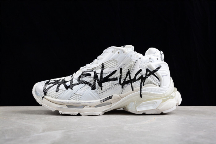 Balenciaga triple trainer BTT-089