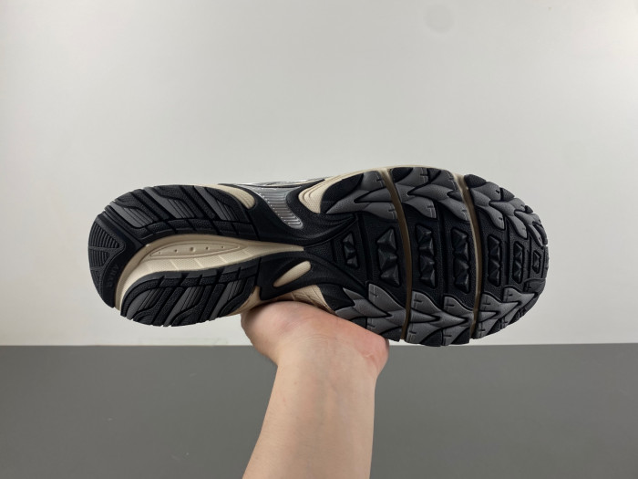 ASICS GEL "white silver" 1203A497-200 - Image 3