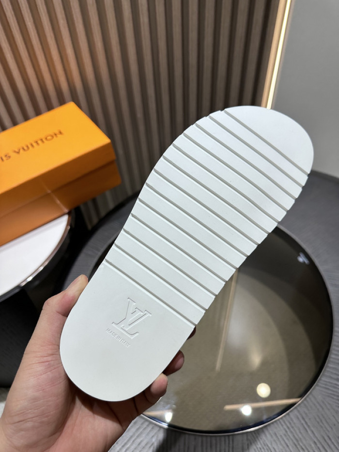 Louis Vuitton Sandals LV-170035 - Image 3