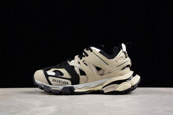 Balenciaga triple trainer BTT-105
